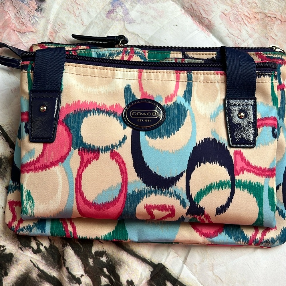 Medium size overnight bag